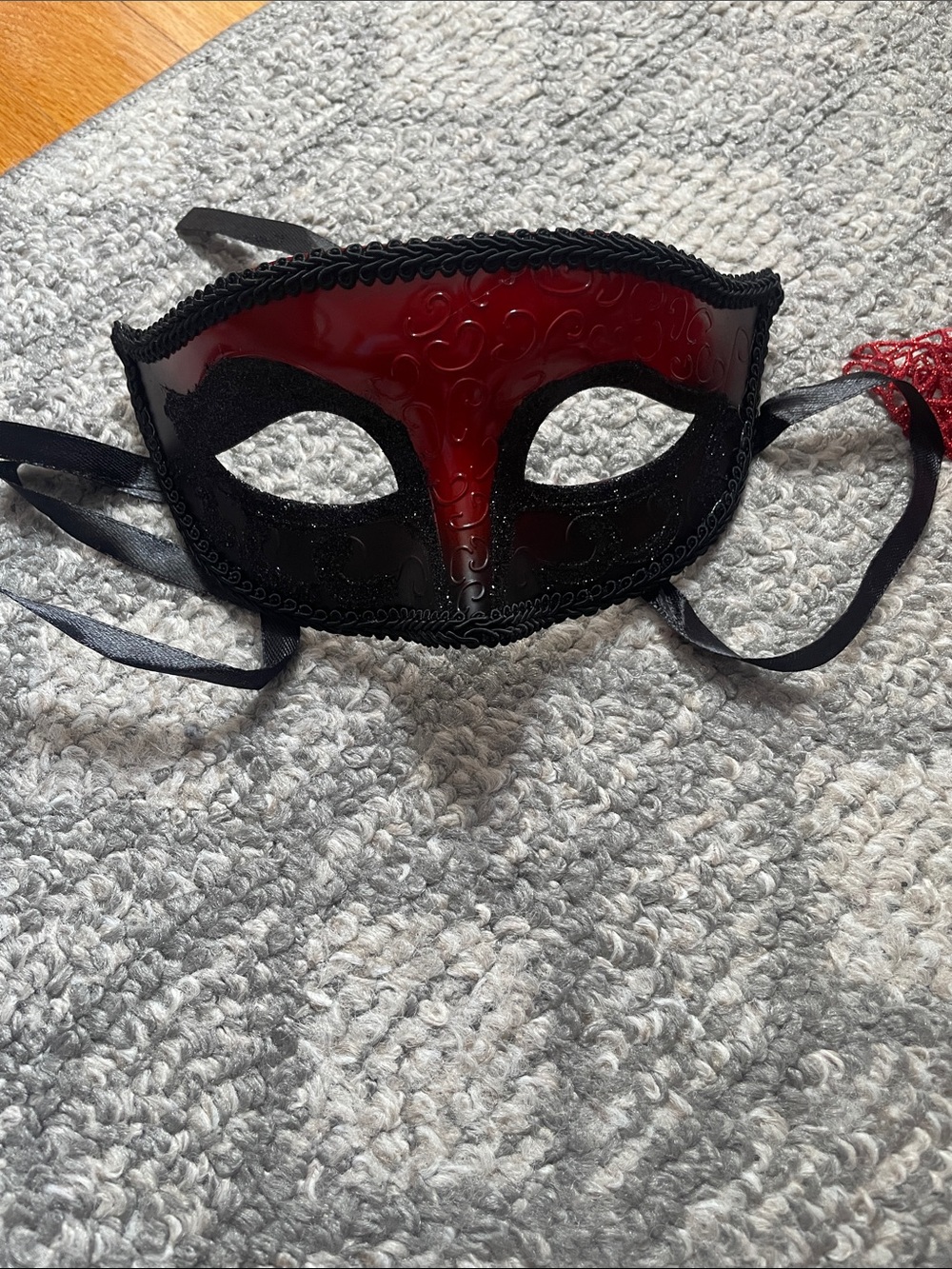 Masquerade Masks Set - Picture 5 of 10